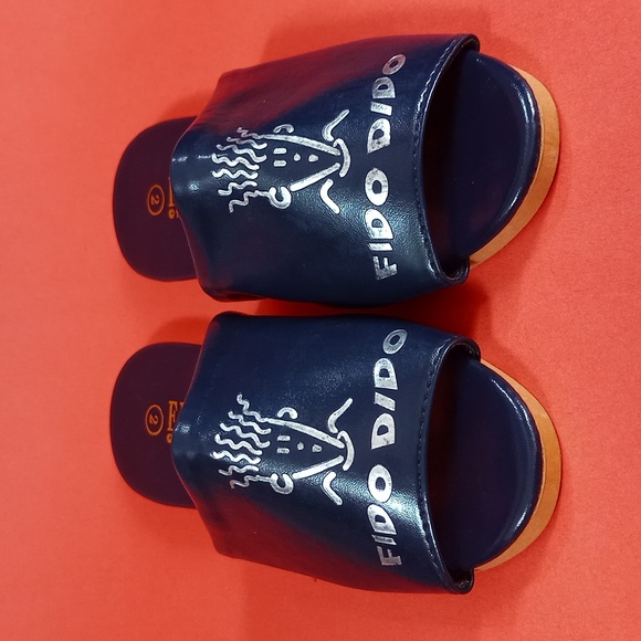 Very Rare 1985 Fido Dido blue Slip On Summer Shoe's UNISEX - Picture 7 of 8